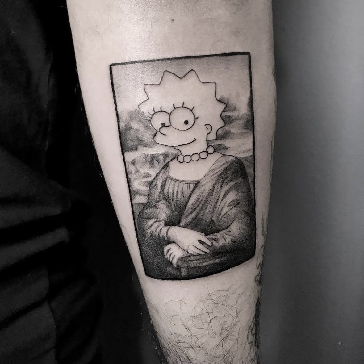 Tatuagem geek em preto e cinza com releitura de obra clássica por Ricardo Marinho
